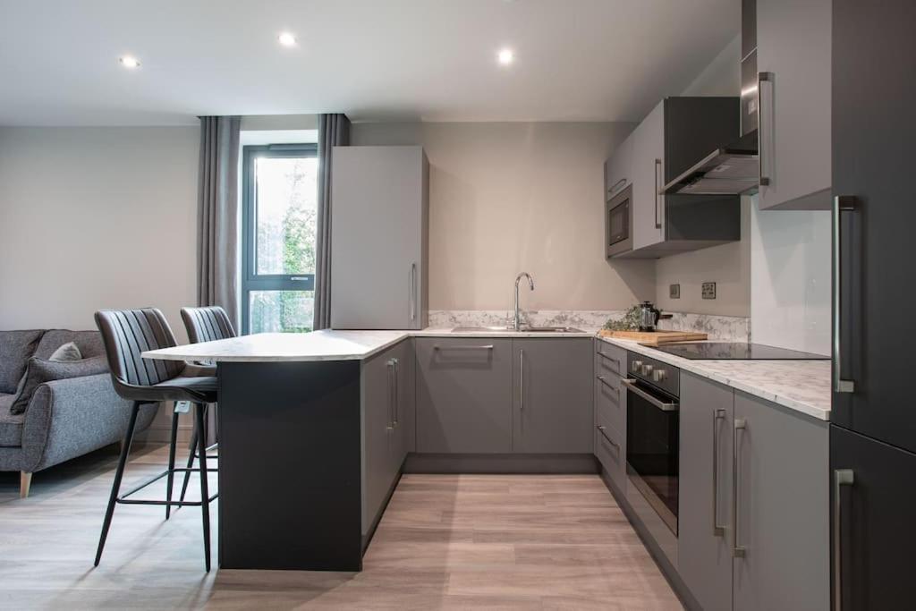 Stunning 2Br Next To The City Airport Bhd - Free Parking Belfast Exterior photo